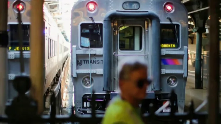 New Jersey Transit engineers strike, impacting 350,000 passengers