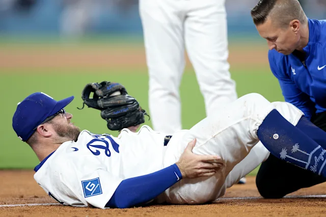 “Max Muncy Crumples on Field After Tag — Dodgers Call It a Knee Injury”