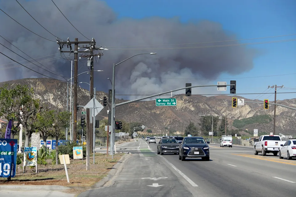 Fast-moving Southern California blaze grows to 1,500 acres, triggering evacuation orders