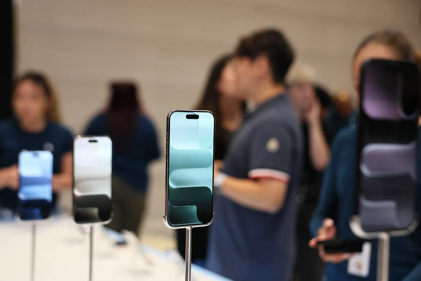 Americans Are Keeping Their Phones Longer — Here’s Why